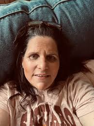 Hey there! Michelle (54), from Florida.. I hope everyone is living & loving  life ❣️