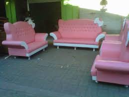 Penataan ruang tamu minimalis bisa dilakukan tanpa bantuan arsitek atau pun desainer interior. Ruang Tamu Hello Kitty Model Rumah Minimalis 2020