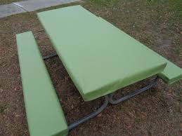 Protect and cover the surfaces of picnic tables this summer season with this set of covers for outdoor benches, seats, and picnic tables. Table Gloves Dacquiri Fitted Table Cover Set