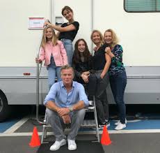 Avec alexandra lamy, franck dubosc, christiane millet. Le Sens De La Famille Ctztfjxxvsjqem Regarder Le Film Le Sens De La Famille Canggih