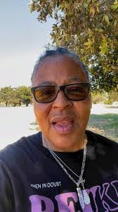 Claudia Hendrix's Instagram, Twitter & Facebook