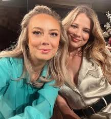 Hello, beautiful souls! Your energy fuels me. 💖