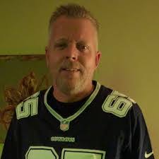 Jennifer Hawkes's Instagram, Twitter & Facebook