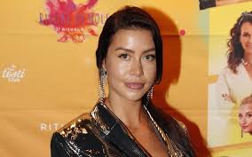 In the vaes lane estelle cruijff, jaimie vaes en koen kardashian. Jaimie Vaes Over Zwangerschap Hormonen Sloegen In Als Een Bom Story