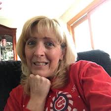 What are the best parking options near Wrigley Field for Cubs games?