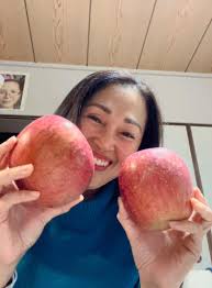 Fuji Apples from Japan, Sweet and Juicy for Snacking