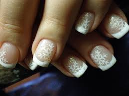 Gelnägel design mit herzen und chevron. Eisblumen Planet Nails Pimp Nails