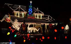 Everything you need to know, including maps, directions, photos, and times! Christmas In The Golden State Woman S 40 Year Tradition Of Lighting Up Her Lane In California Daily Mail Online