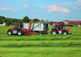 The firm notably built the first german 100 hp tractor in 1964, and the first 500 hp tractor as well in 1978. Barenstarke Demonstration Bayerisches Landwirtschaftliches Wochenblatt