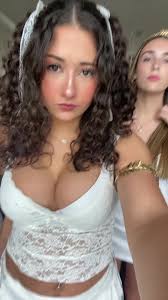 scarlett❤️ (@scarlett.lyons)