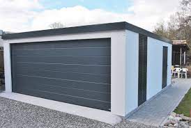 Zu Jedem Haus Die Passende Garage Ganz Nach Ihren Wunschen Ob Komplett Geschlossen Oder Teilweise Geoffnet Durch Lichtdurchl Garagenbau Haus Garagen Makeover