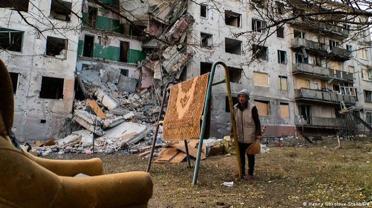 War in Ukraine: Life near the front line in Sloviansk