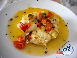 Per cucinare il nasello surgelato in padella dovrete scaldare un filo d'olio e cuocere i filetti di nasello per circa 15 minuti con coperchio. Filetto Di Merluzzo Con Cipolle E Pomodorini Blog