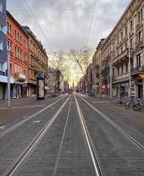 Karlsruhe Insider On Instagram Leere In Der Karlsruher Innenstadt Wirbleibenzuhause Lebenretten Gemeinsamgegencorona Helde In 2020 Karlsruhe Innenstadt Stadt