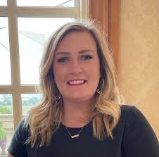 Denise Skinner's Instagram, Twitter & Facebook