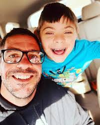 Leslie Mccrary's Instagram, Twitter & Facebook