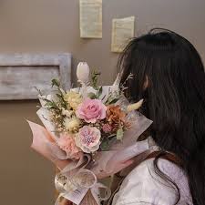 For those of us who wouldn't even know where to start, poppy offers a floral style quiz to help you find your aesthetic. Meet Eternal Girls And Flowers Immortal Rose Bouquet Of 5 Styles Shop Meetforever Floral Design Dried Flowers Bouquets Pinkoi