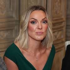 Stephanie Cornish's Instagram, Twitter & Facebook