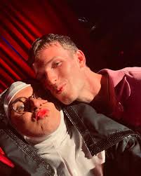 A message from me! Bargain of the week! @elainepaigeofficial love her!  She's my mother! #elainepaige @bbcradio2 #showtunes #musicals #cats #evita  #chess #piaf