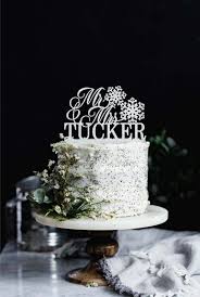 Winter Wedding Ideas 2020 16 Hot Finds For Icy Wintry Weddings Winter Wedding Cake Cool Wedding Cakes Winter Cake Topper