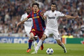 Le maillot est conçu entièrement en polyester aeroswift, ce qui lui confère une légèreté et un fort pouvoir séchant. Fc Barcelone Messi Son Maillot Polemique Aux Encheres
