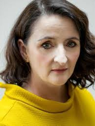 Anna Healy's Instagram, Twitter & Facebook