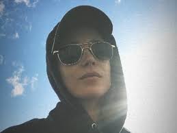 In 2005, ellen page played two edgy, critically acclaimed roles in the what do juno? Juno Star Ellen Page Comes Out As Transgender Changes Name To Elliot Page