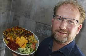 De friettopping van Jerry Weber, Eeterij De Dennen