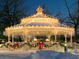Outdoor christmas decorating ideas add interest to the roof lines, walkways, and bushes of any home. Your Guide To Decorating Your Gazebo For Christmas