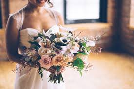 The wedding flower lady gives personal and top quality wedding floral service to chicago and the suburbs. Chicago Wedding Flowers Marriedinchicago Com