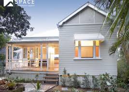 Pin By Danielle On Queenslander Homes In 2020 Queenslander House House Exterior Hamptons House