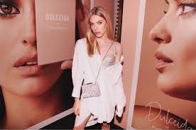 Alex Saint: "El género es una construcción social, todos somos perfectos y  libres de vivir como nos sintamos más felices"