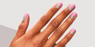 Il sublime, fortifie l'ongle et masque ses défauts. Nail Art Comment Faire Un Nail Art Marie Claire