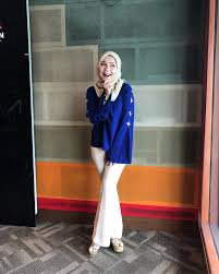 Penyampai radio suria fm, feeya iskandar atau cik piah selamat melahirkan cahaya mata ketiganya di sebuah pusat perubatan di selangor, jam 7 malam, pada khamis. Suria Fm Jom Layan Cik Piah Pok Pek Dalam Gaya Suria Facebook