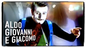 I tre vivono in grande armonia fino a quando giovanni. Il Mimo Giacomo Chiedimi Se Sono Felice Youtube