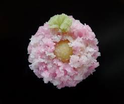 wagashi おしゃれまとめの人気アイデア pinterest pornthida 日本食のアート 日本の和菓子 和菓子