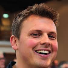 NY UNGDOMSLEIR I AUGUST PINSEN