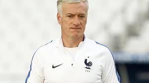 Didier deschamps former footballer from france defensive midfield last club: Fussball Franzosen Von Iren Fans Angetan Respekt Vor Dem Gegner Augsburger Allgemeine