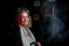 40 days to a healthier life. Ghost Hunter Lorraine Warren To Be Buried In Haunted Cemetery