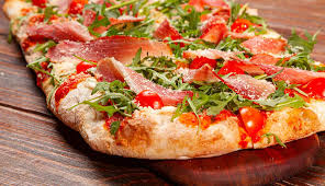 Dividete la pasta da pane in 4 pagnottelle; Pizza Bianca Romana Kenwood Club