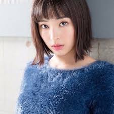 Suzu hirose (広瀬 すず, hirose suzu, born 19 june 1998) is a japanese actress and model. åºƒç€¬ã™ãšã®é«ªåž‹ ãƒŸãƒ‡ã‚£ã‚¢ãƒ  ãƒ­ãƒ³ã‚°ã‚„ã‚·ãƒ§ãƒ¼ãƒˆã®ã‚ªãƒ¼ãƒ€ãƒ¼æ–¹æ³•ã¨30ä»£å'ã'ã«ä¼¼åˆã†ã®ã¯ Ruri Blue