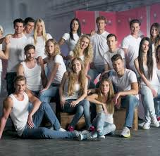 65,964 likes · 21 talking about this. Austrias Next Topmodel Vielleicht G Hort Sie Amal Zugeritten Welt