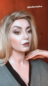 Are the actors playing vampires in movies wearing veneers?