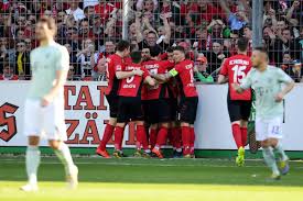 Lineups, team news, kingsley coman back in the squad, and more! Freiburg 1 1 Bayern Munich Report Ratings Reaction As Die Roten Slip Up In Bundesliga Title Race Sports Illustrated