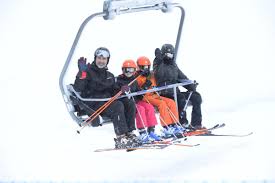 Guides des stations de ski des alpes : Leonor Et Sofia D Espagne Premieres Photos Au Ski Point De Vue