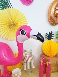 Contient 3 bougies à gâteau à l'ananas et 2 bougies à gâteau flamant rose. Anniversaire Ananas Tropical Pour Les 6 Ans D Emma