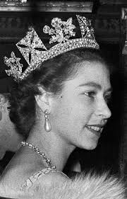 Queen Elizabeth I Shall Wear A Crown