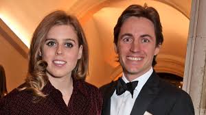 Queen elizabeth's granddaughter announced that she is pregnant with her first child. 9r Qxjukmoyg9m