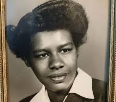 Eva May's Instagram, Twitter & Facebook