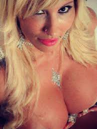 Veja fotos sexy de Sabrina Boing Boing postadas no Twitter